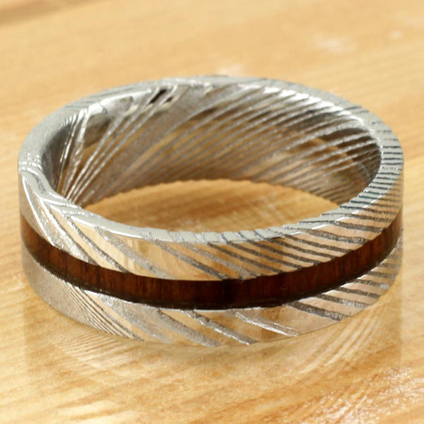 8mm Damascus steel ring w/ sandalwood inlay | wholesale Damascus Steel wedding bands & Rings | Flat Wood Photo