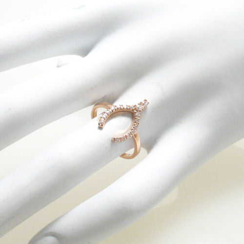 Clever CZ encrusted rose gold plated wishbone ring | Wholesale sterling silver rings - jewelry | Hand photo